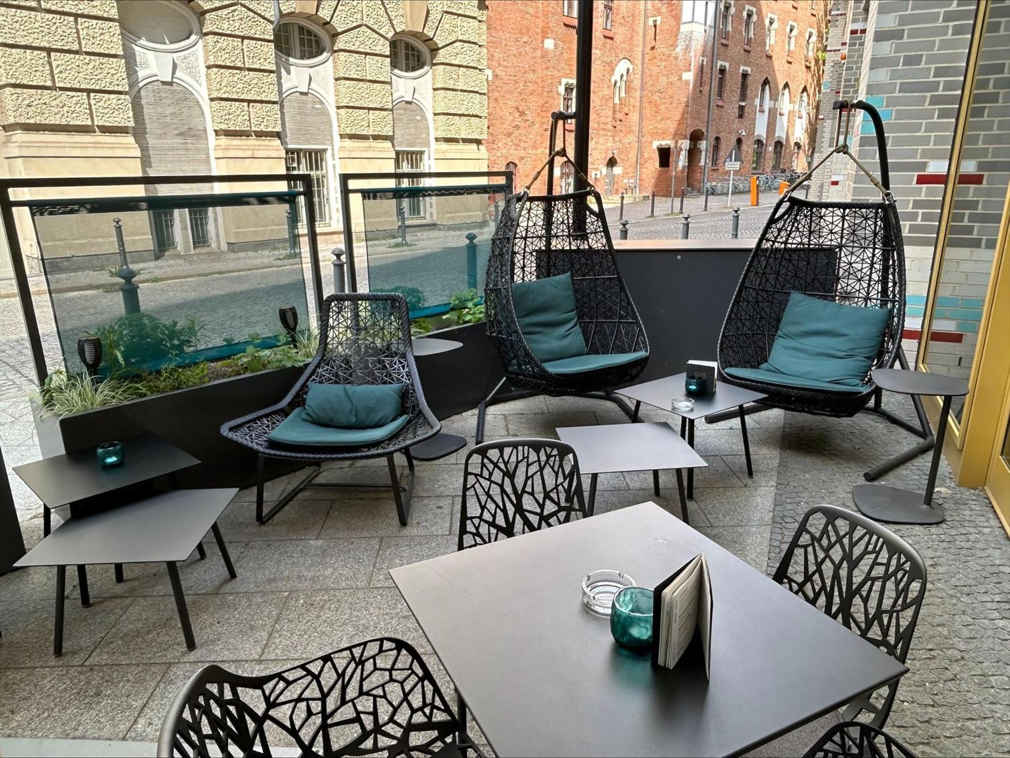 Motel One Frankfurt-Eastside Frankfurt pe Main Exterior foto