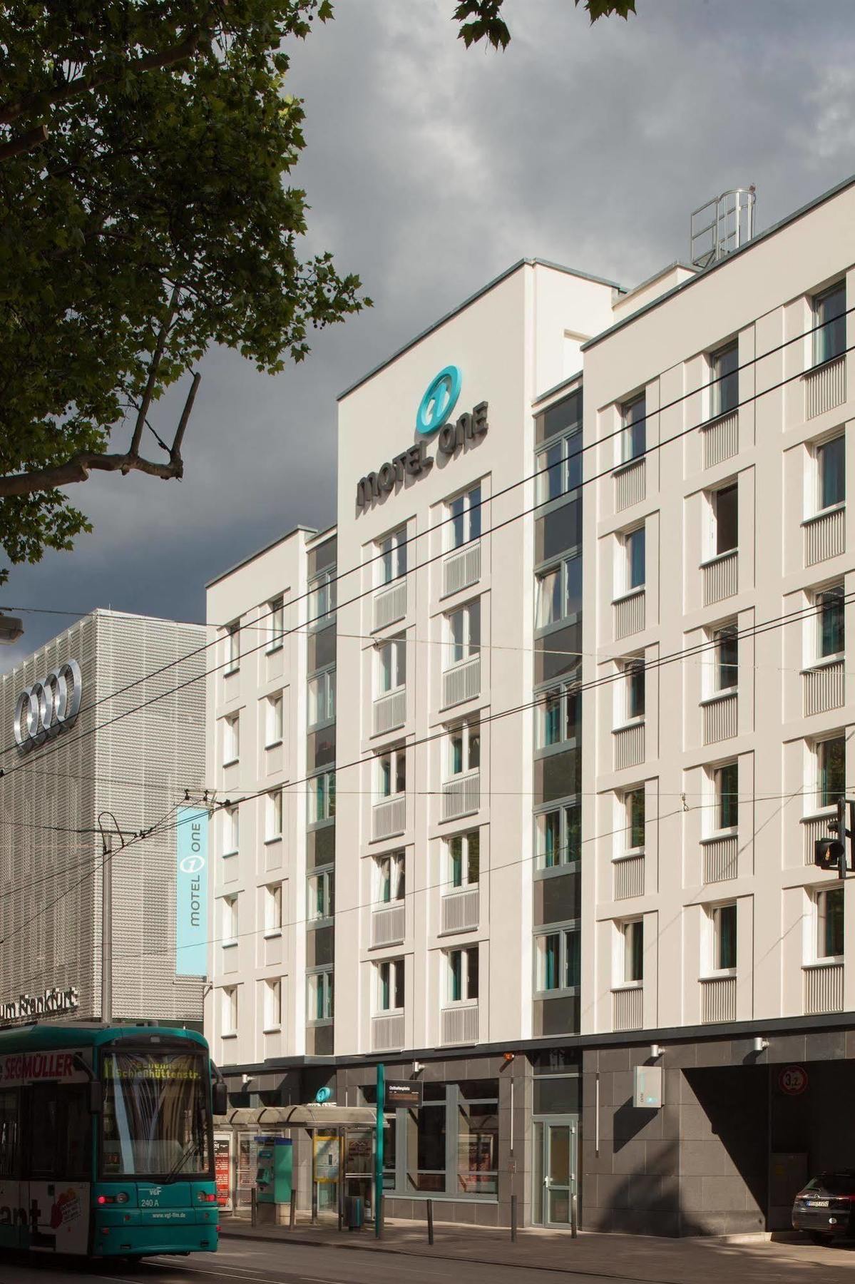 Motel One Frankfurt-Eastside Frankfurt pe Main Exterior foto